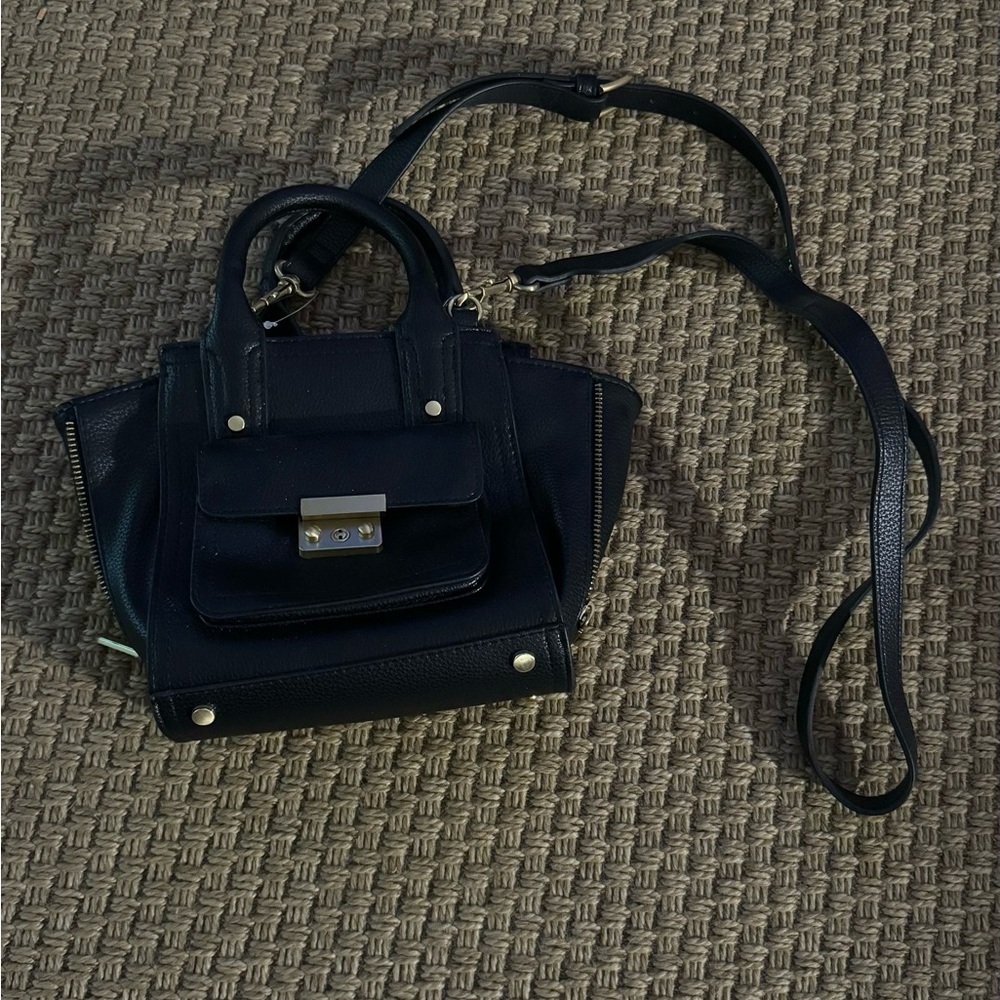 Chic Black Leather Handbag